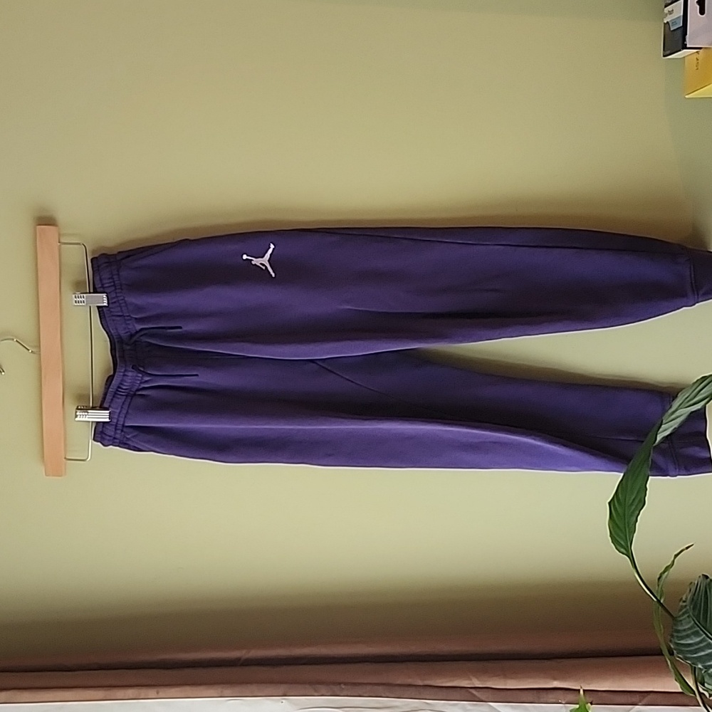 Jordan Kids Joggers in Deep Purple Sz 12-13